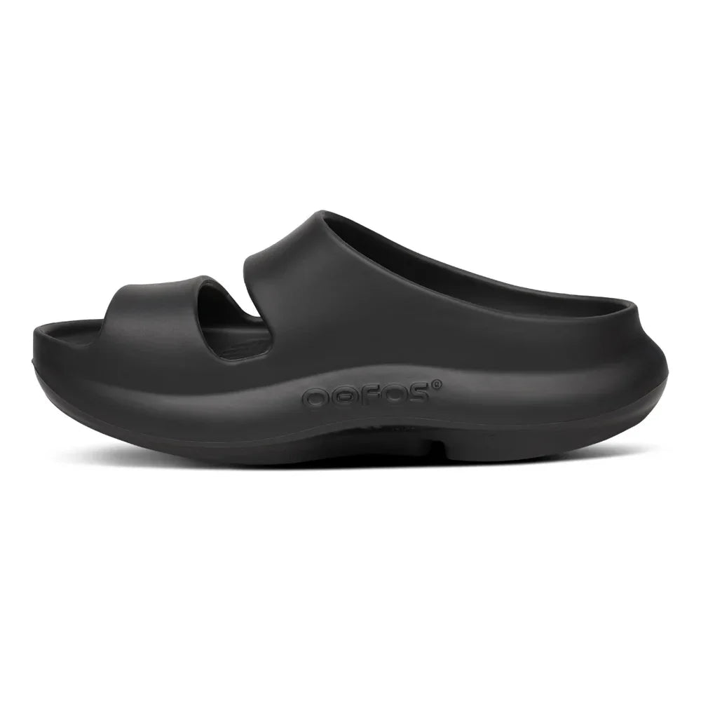 OOfos Women's OOyea Sandal - Black - Regular (B)