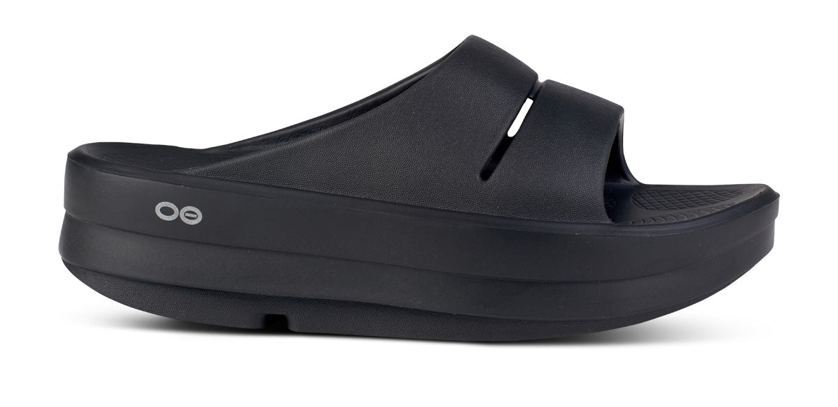 OOfos Women's OOmega OOahh Sandal - Black