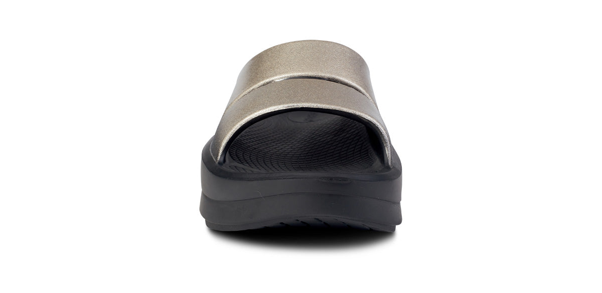 OOfos Women's OOmega OOahh Luxe Sandal - Latte