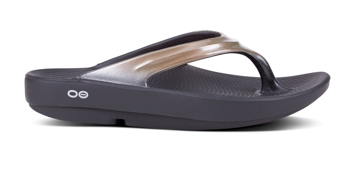 OOfos Women's OOlala Luxe Sandal - Latte