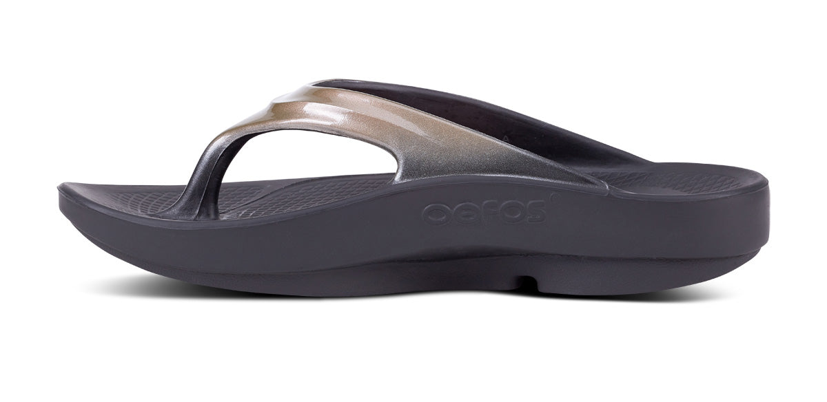 OOfos Women's OOlala Luxe Sandal - Latte