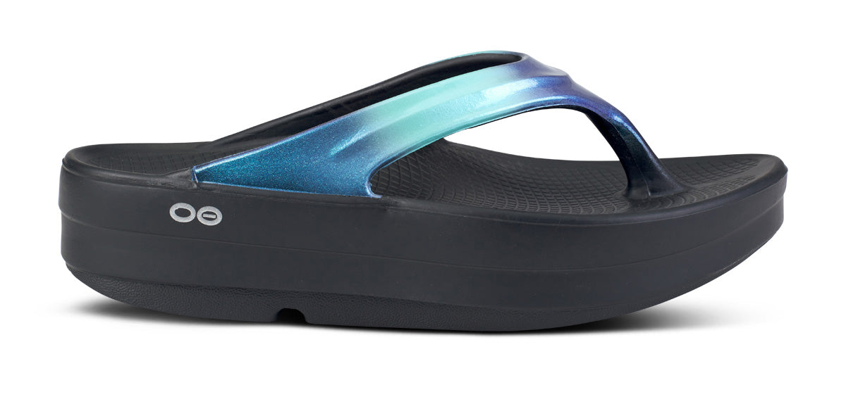 OOfos Women's OOmega OOlala Luxe Sandal - Atlantis