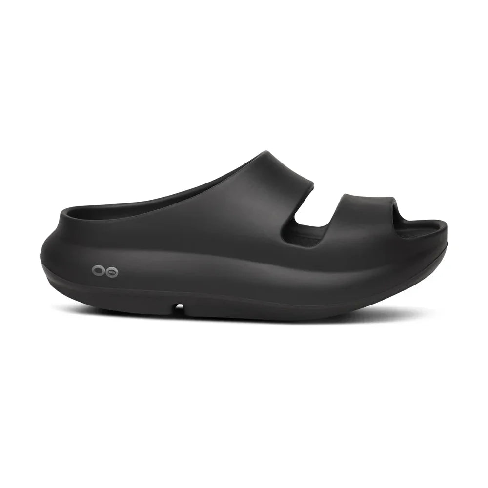 OOfos Women's OOyea Sandal - Black - Regular (B)