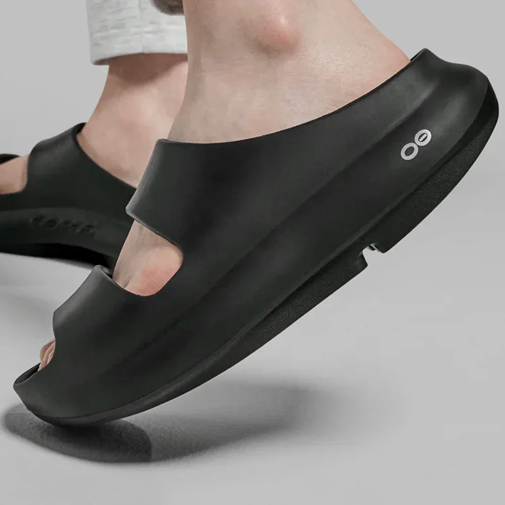 OOfos Women's OOyea Sandal - Black - Regular (B)