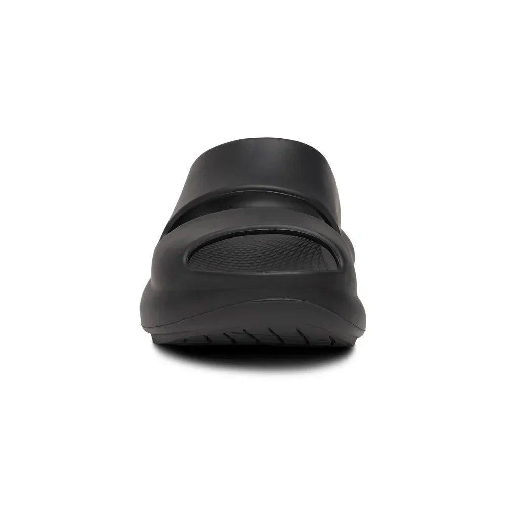 OOfos Women's OOyea Sandal - Black - Regular (B)