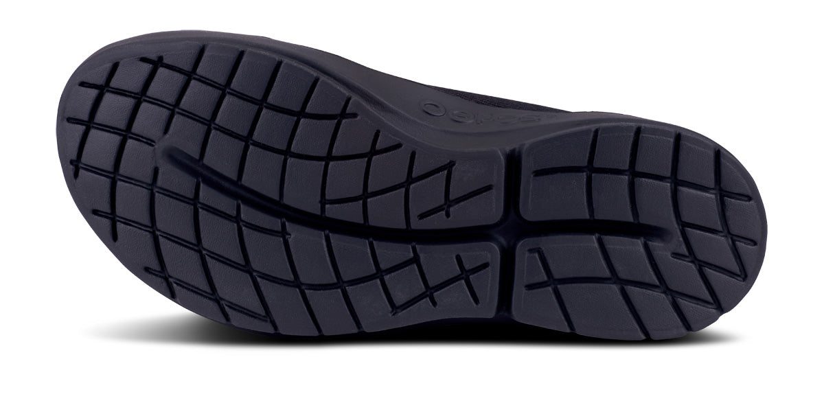 OOfos Women's OOmg EeZee Low Shoe - Black