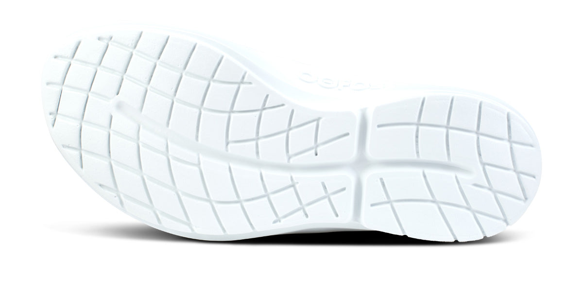 OOfos Women's OOmg EeZee Low Shoe - Navy