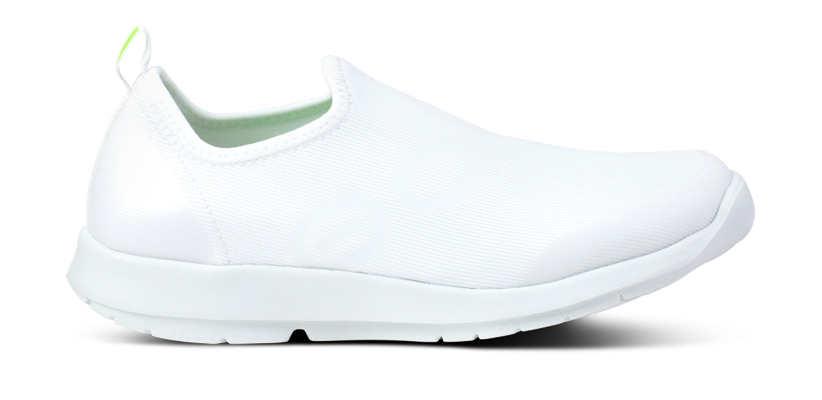 OOfos Women's OOmg Sport Low Shoe - White