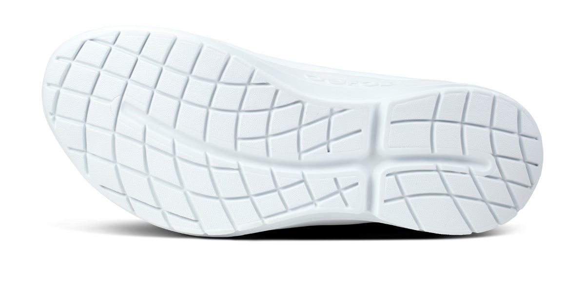 OOfos Women's OOmg Sport Low Shoe - White