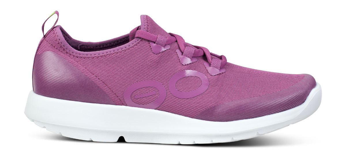 OOfos Women's OOmg Sport LS Low Shoe - Plum