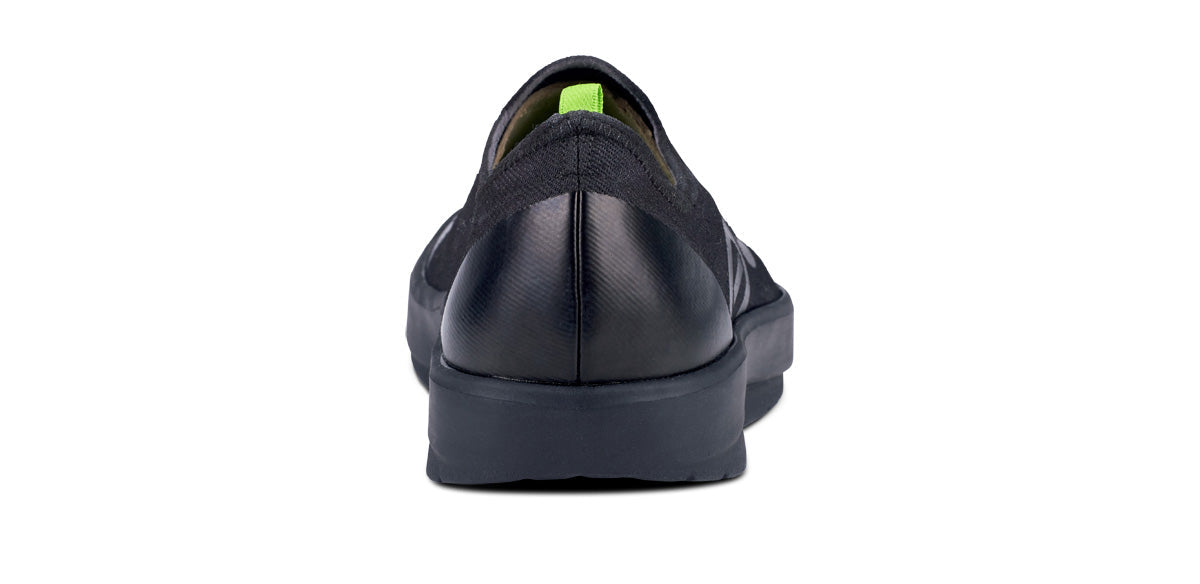 OOfos Men's OOmg EeZee Low Shoe - Black