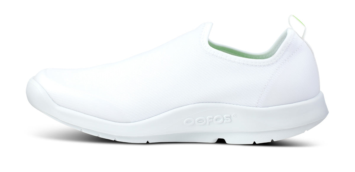 OOfos Men's OOmg Sport Low Shoe - White