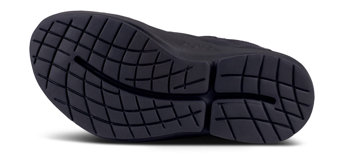 OOfos Men's OOmg Low Boot - Black