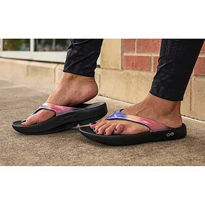 OOfos Women's OOlala Luxe Sandal - Horizon - Regular (B)