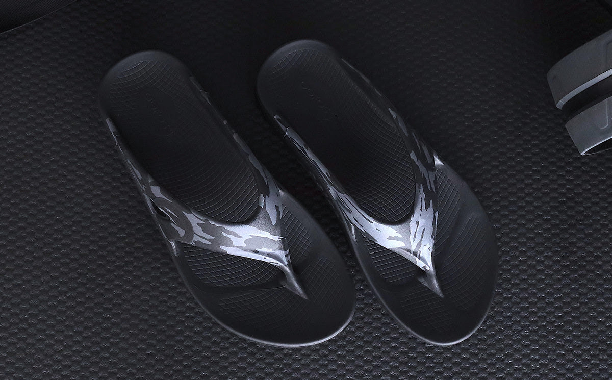 OOfos Women's OOriginal Sport Sandal - Black Camo
