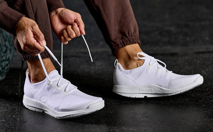 OOfos Men's OOmg Sport LS Low Shoe - White