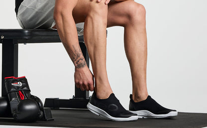 OOfos Men's OOmg Sport Low Shoe - White Black