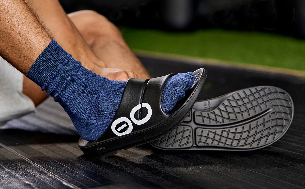 OOfos Men's OOahh Sport Slide Sandal - Black White