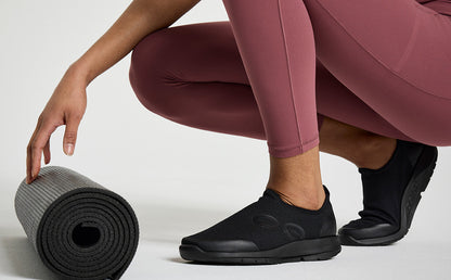 OOfos Women's OOmg Sport Low Shoe - Black