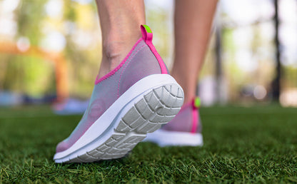 OOfos Women's OOmg Sport Low Shoe - Fuchsia