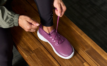 OOfos Women's OOmg Sport LS Low Shoe - Plum