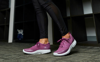 OOfos Women's OOmg Sport LS Low Shoe - Plum