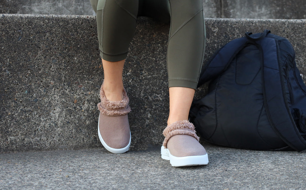 OOfos Women's OOcoozie Low Shoe - Chocolate