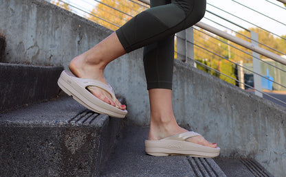 OOfos Women's OOmega OOlala Sandal - Nomad