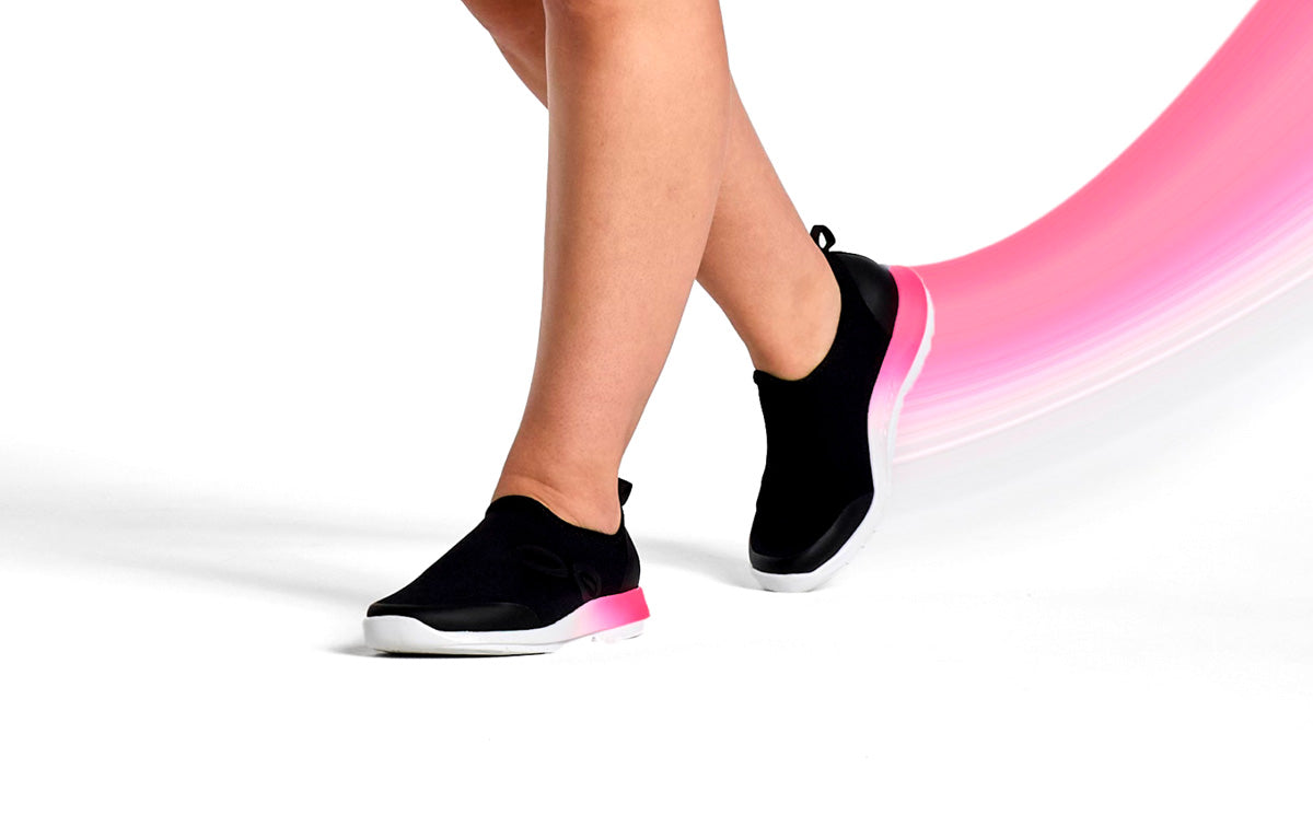 OOfos Women's OOmg Sport Low Shoe - Pink Fade