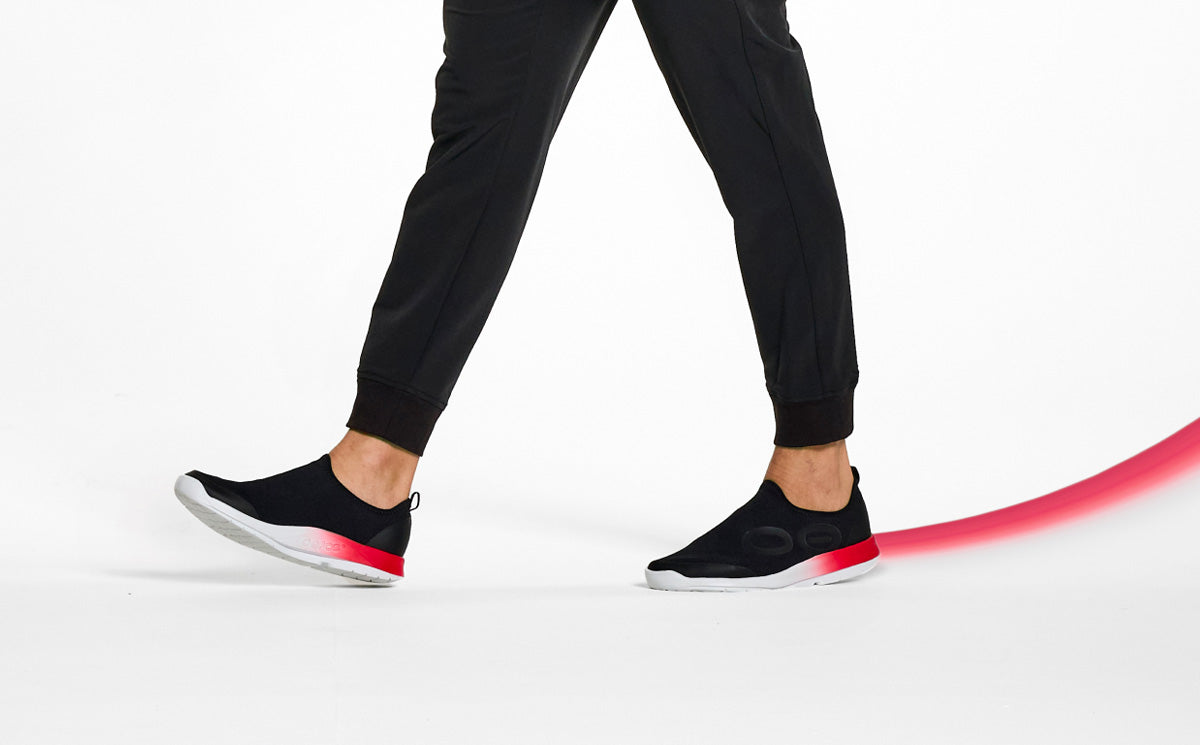 OOfos Men's OOmg Sport Low Shoe - Fire Fade