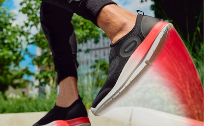OOfos Men's OOmg Sport Low Shoe - Fire Fade