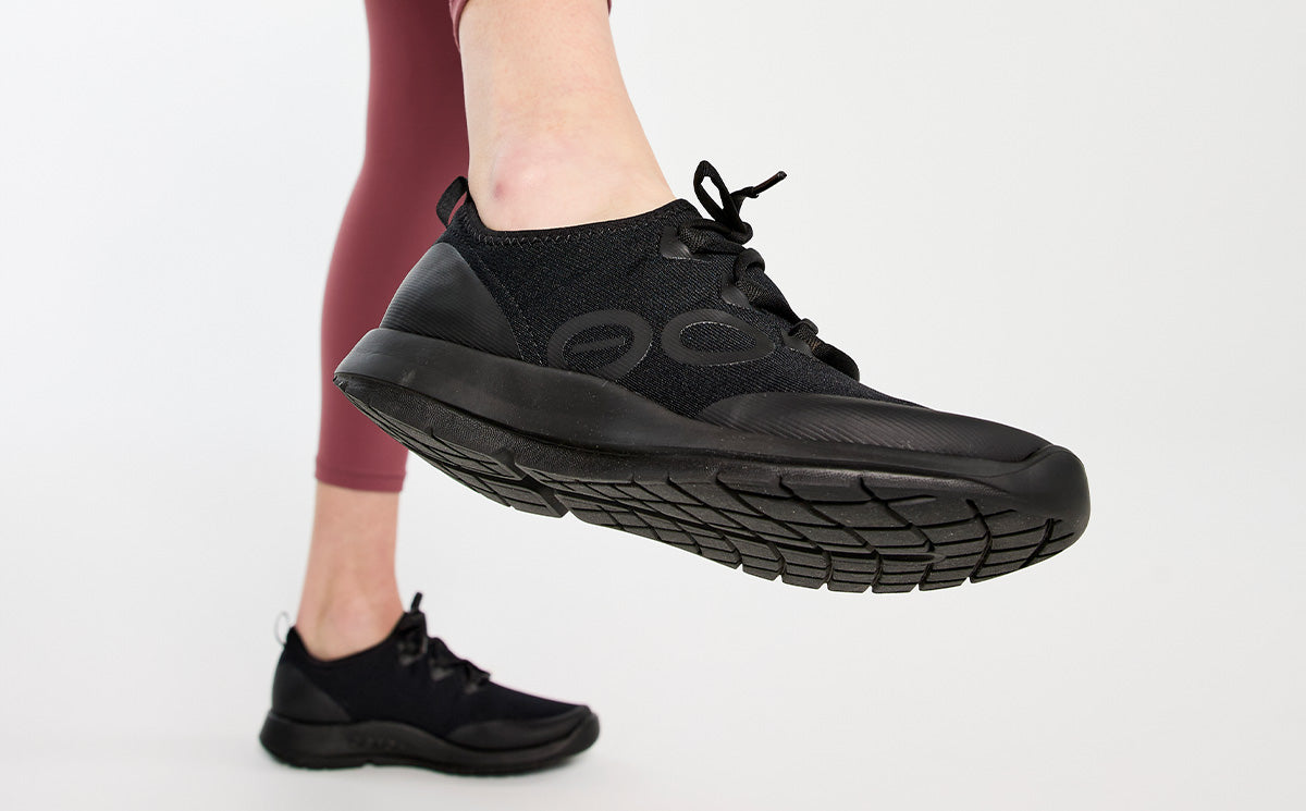 OOfos Women's OOmg Sport LS Low Shoe - Black
